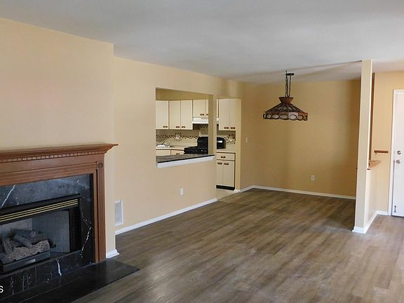5th image of 704 Zlotkin Cir APT 5