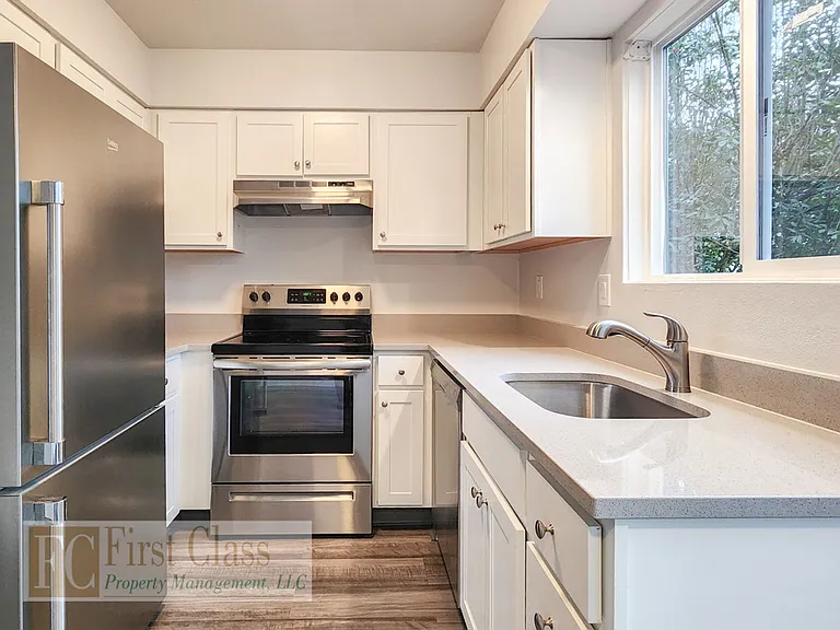 Westview Terrace — Photo 45