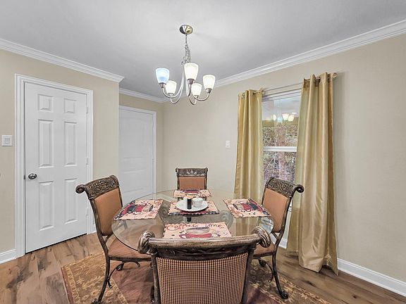5th image of 388 Mayberry Dr