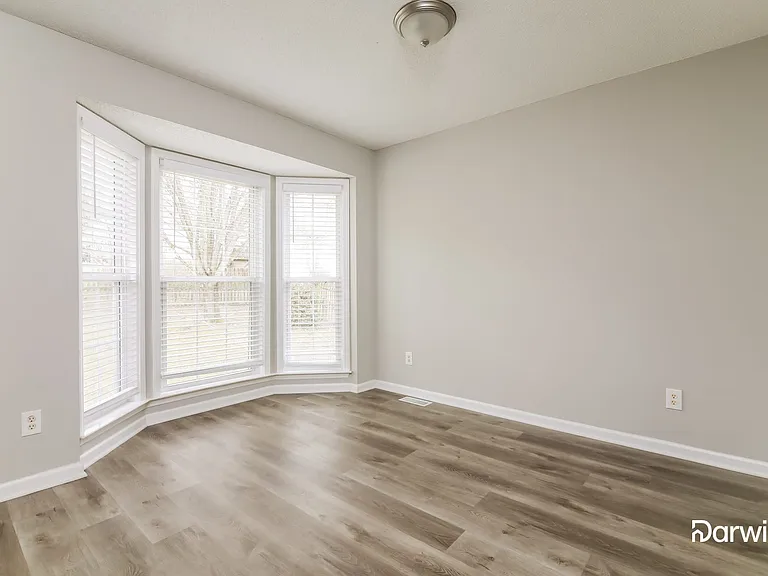 111 Zircon Ln — Photo 4
