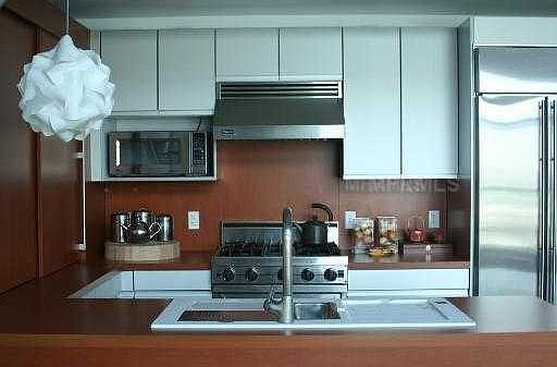 2nd image of 101 S 12th St Unit 406