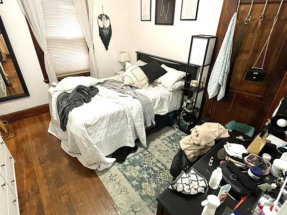 2nd image of 25 Thornley St #1