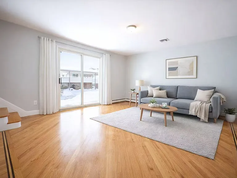 43 Barrow Pl #2 — Photo 4