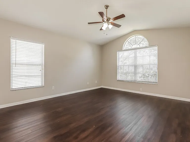 1521 Vernon Ct — Photo 10