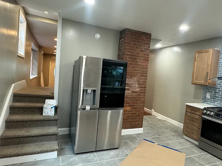 112 Sharpe St — Photo 4
