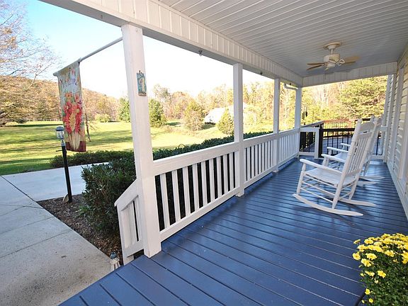 5th image of 411 Meadowridge Dr