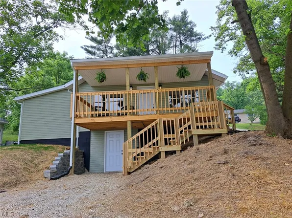 1903 Greenwood Ave, Cambridge, OH 43725