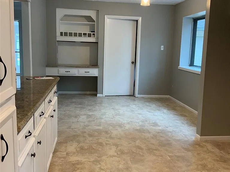 614 Ellingham Dr — Photo 7