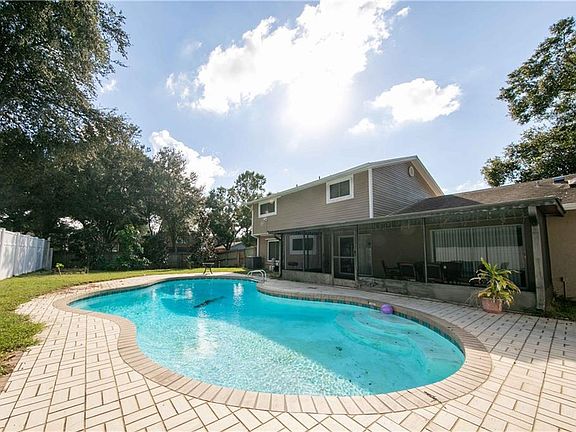 4th image of 15601 Cashmere Ln