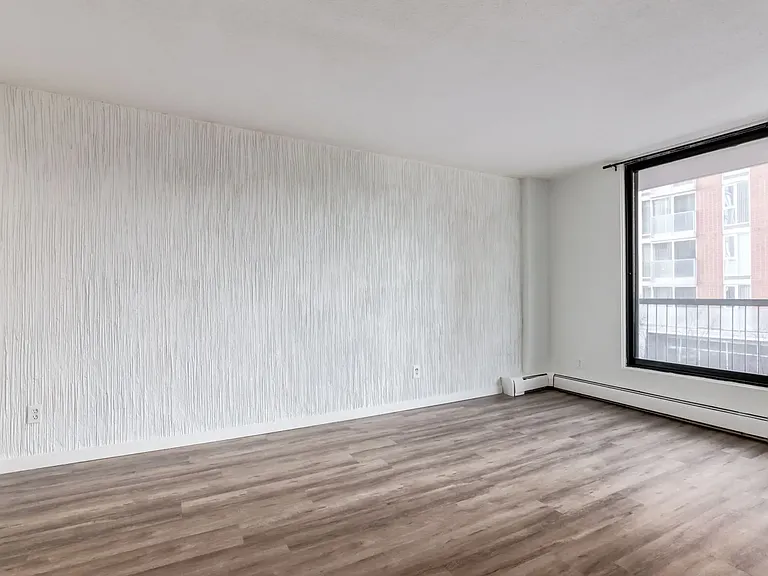 115 25th Ave SW #403 — Photo 11