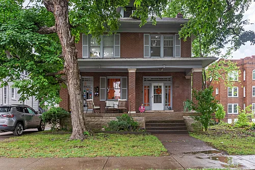 Abh - 2111 A/B/C/D Belmont Photo 1