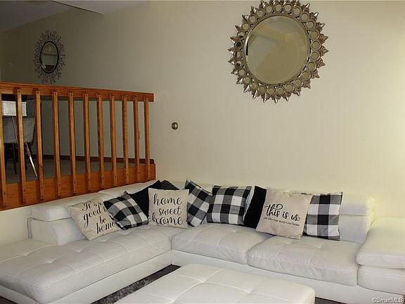 5th image of 410 Farmington Ave APT K2