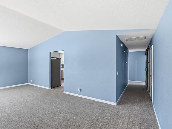 3rd image of 540 Oak Knoll Dr