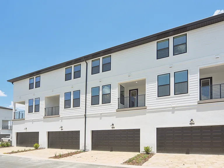 15219 Hamlin Park Dr #15219 — Photo 31