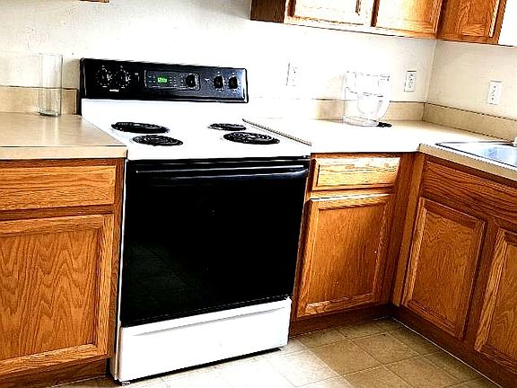 3rd image of 3901 SW 20th Ave APT 105