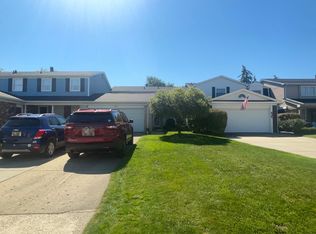 438 Lockmoor Ct, Grand Blanc, MI