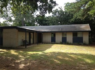 13 Bermuda Ln, Hilltop Lakes, TX 77871