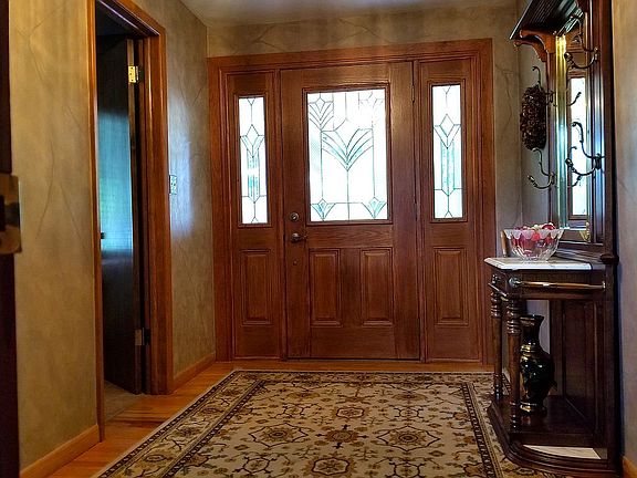 5th image of 810 Hazelwood Dr