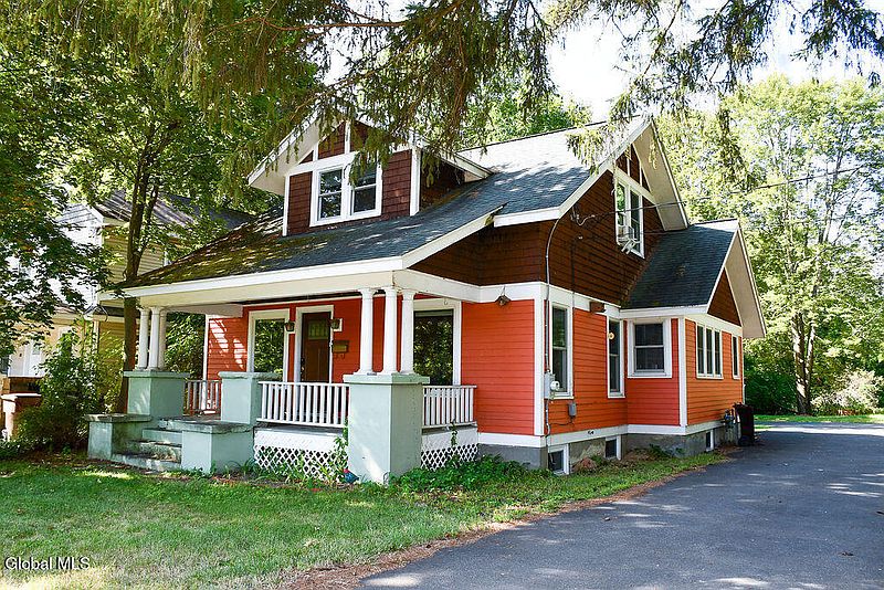 2nd image of 121 Cherry Avenue