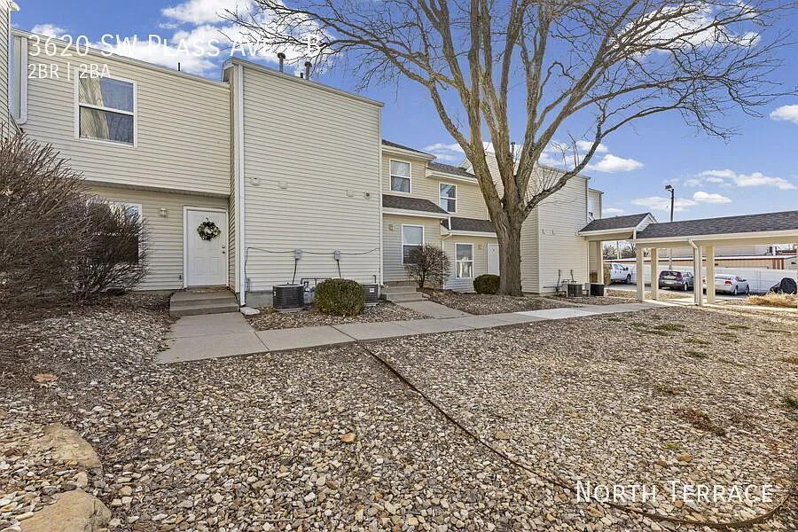 Capstone Townhomes — Photo 3