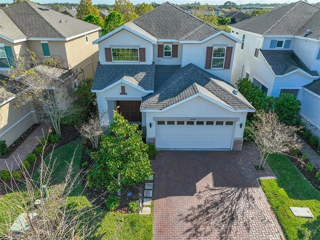 4 bed, 3.0 bath, 2303 sqft, $3,800 — Photo 4