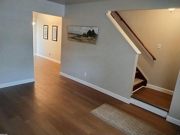 4th image of 45547 Kensington St
