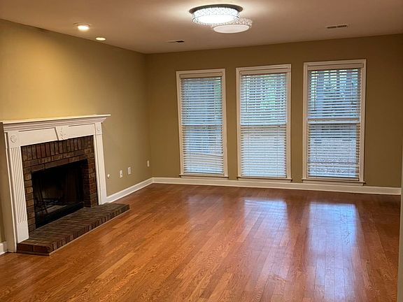 5th image of 3003 Summer Point Dr