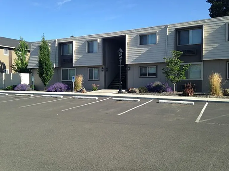 404 S 1st St #1 — Photo 9