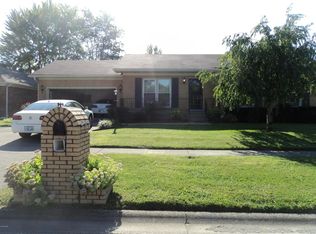 114 Old Towne Rd, Louisville, KY 40214