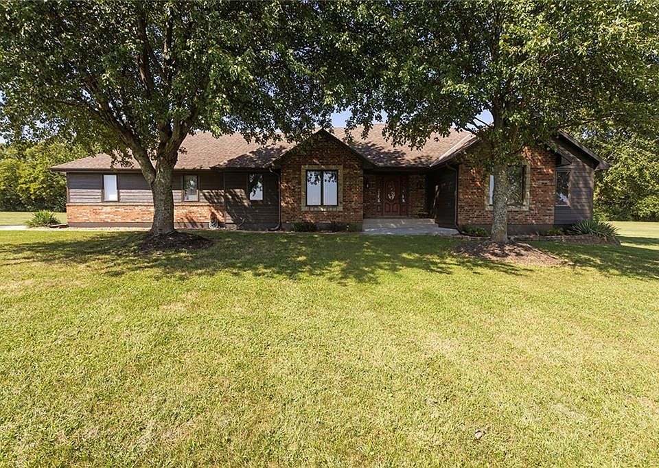 1st image of 17618 Emerald View Dr