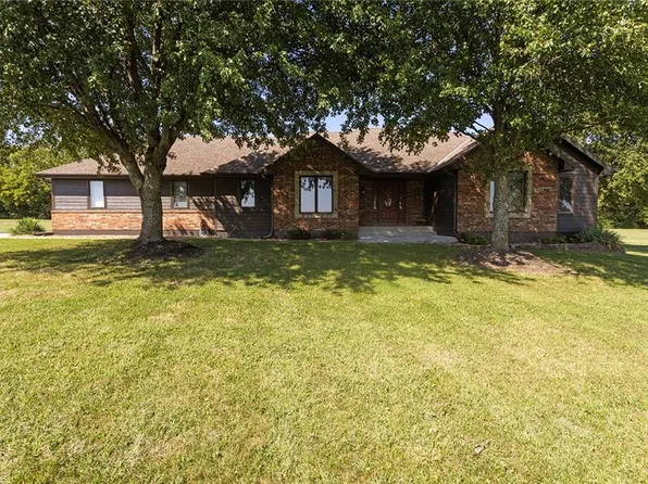 17618 Emerald View Dr, Raymore, MO 64083