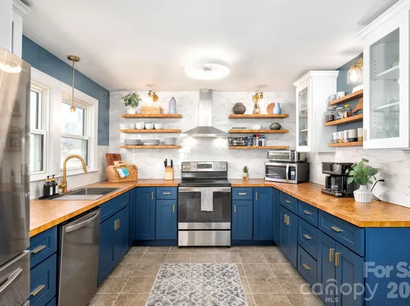 298 Erwin Hills Rd, Asheville, NC 28806