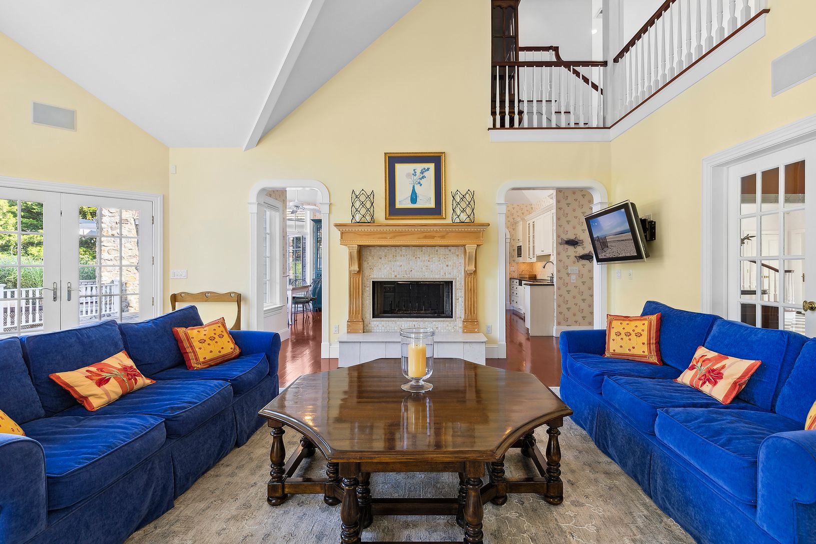  Living Area with Fireplace