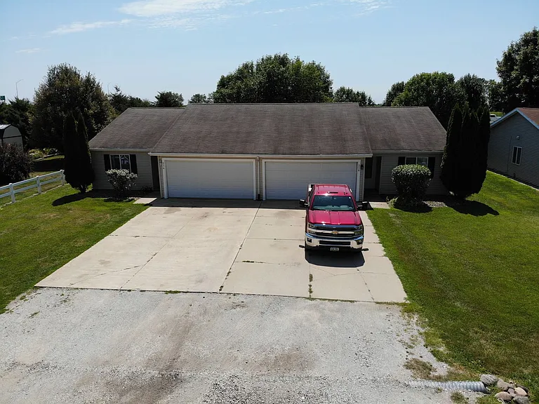 226-228 Haws Dr — Photo 34