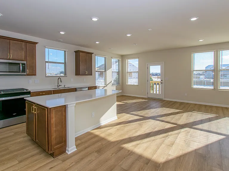 723 W Spaniel Dr — Photo 5