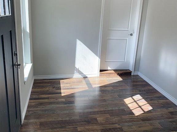 3rd image of 2311 Grant St