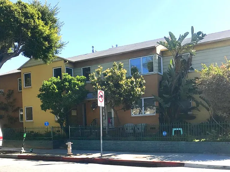 2010 Virginia Ave #A — Photo 9