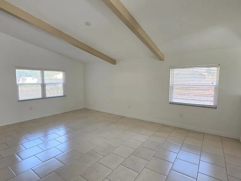 4705 Violet Ave — Photo 5