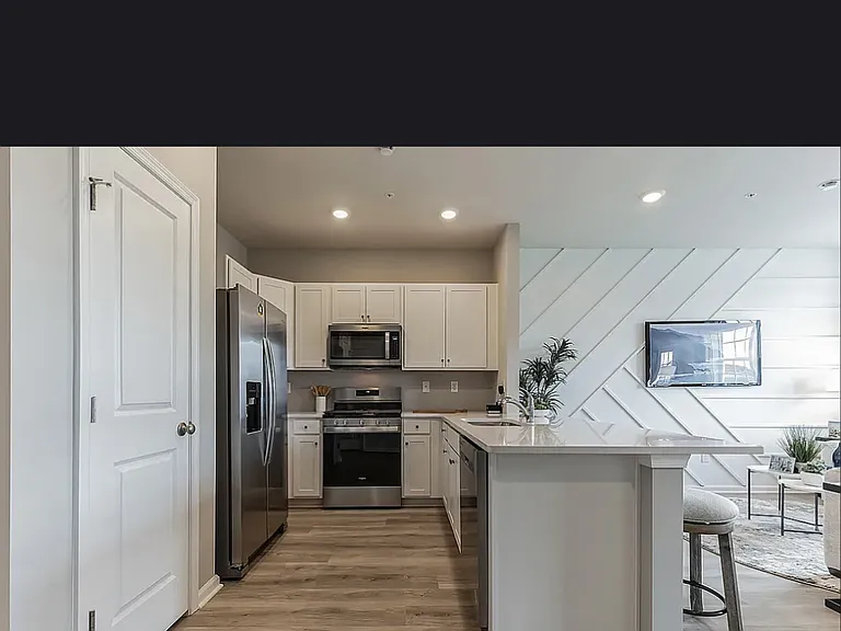 1111 Martin Rd — Photo 2
