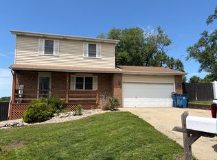 2 Parkwood Ct, Bethalto, IL 62010