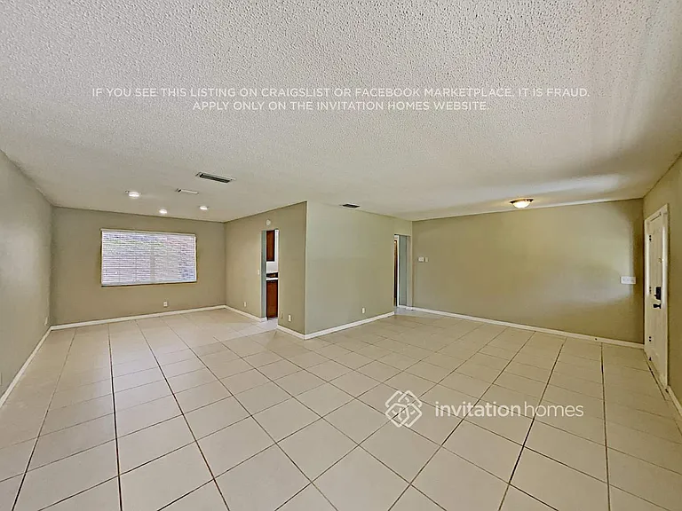 12725 Newton Pl — Photo 3