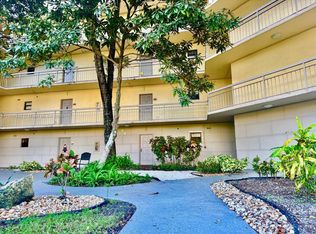 8290 Lake Dr APT 107, Doral, FL 33166