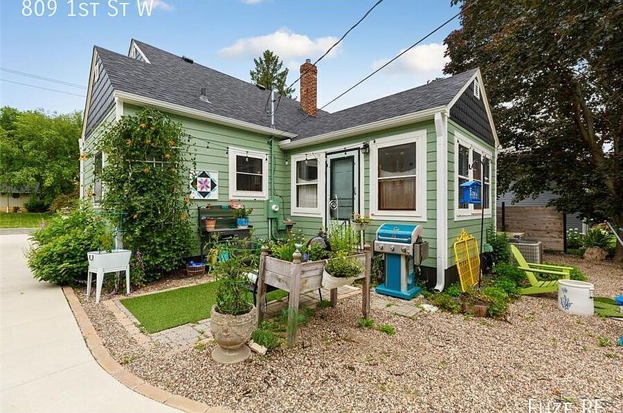 1st image of 809 1st St W