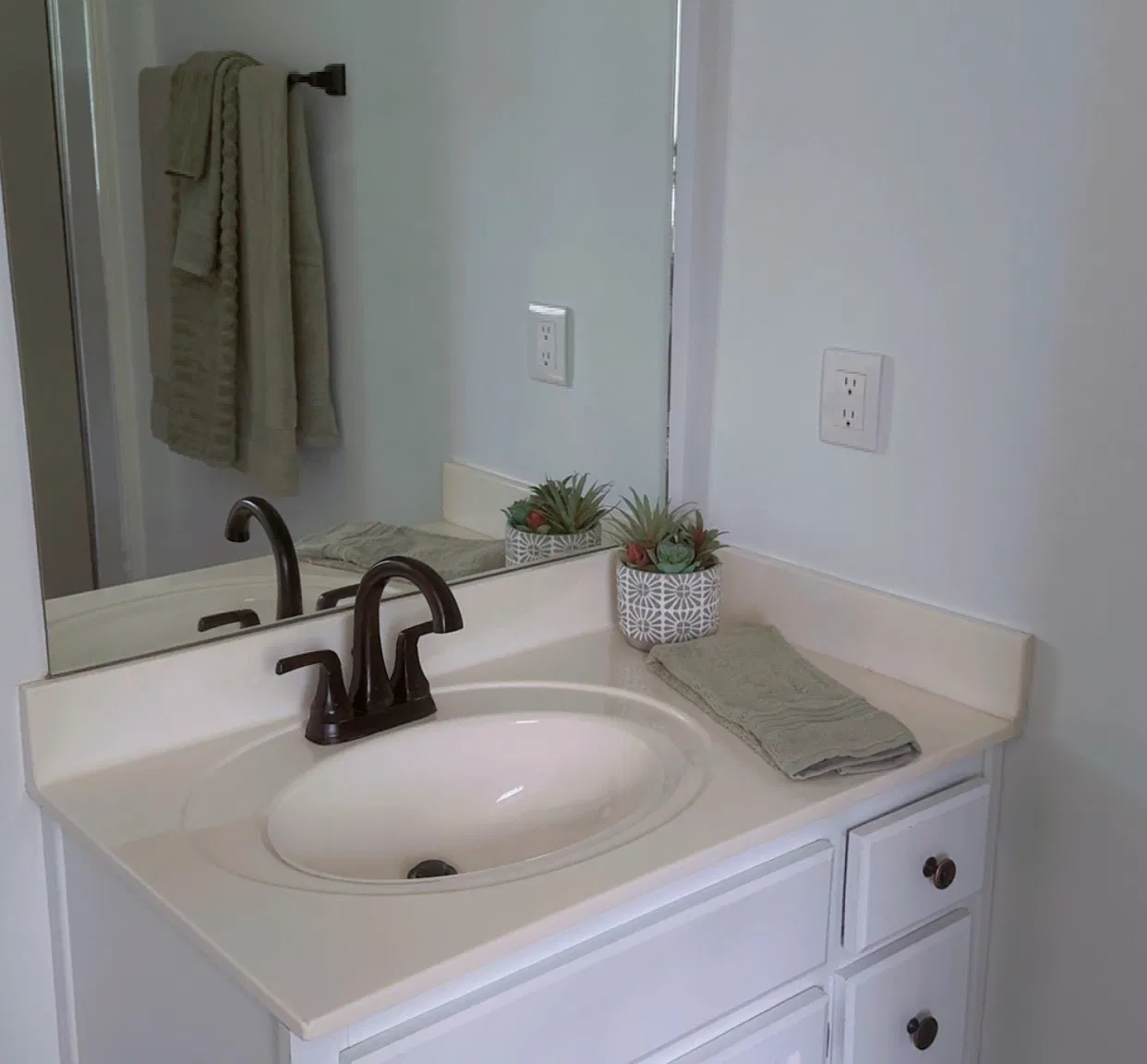 3 bed, 2.5 bath, 1477 sqft, $2,900 — Photo 3