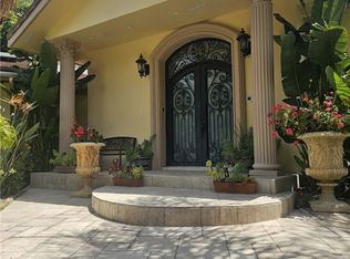 3946 Knobhill Dr, Sherman Oaks, CA 91423