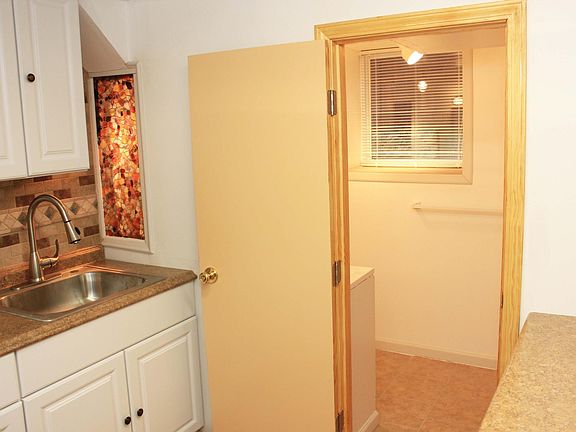 5th image of 3418 Baltimore Ave #12A