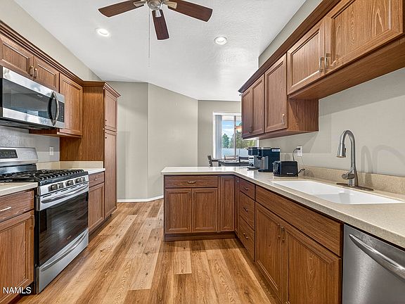 3rd image of 10226 Lundin Rd