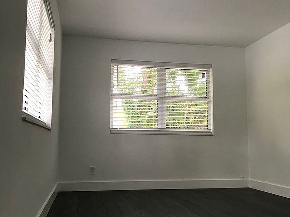 5th image of 1720 NE 139th St