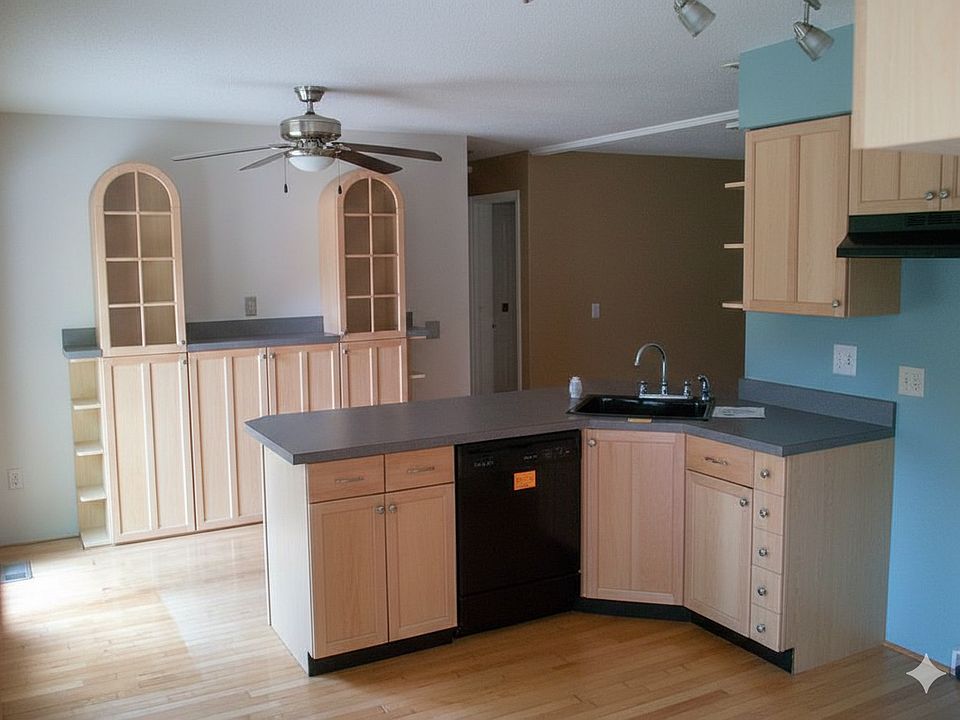1st image of 4785 Sylvester Ave