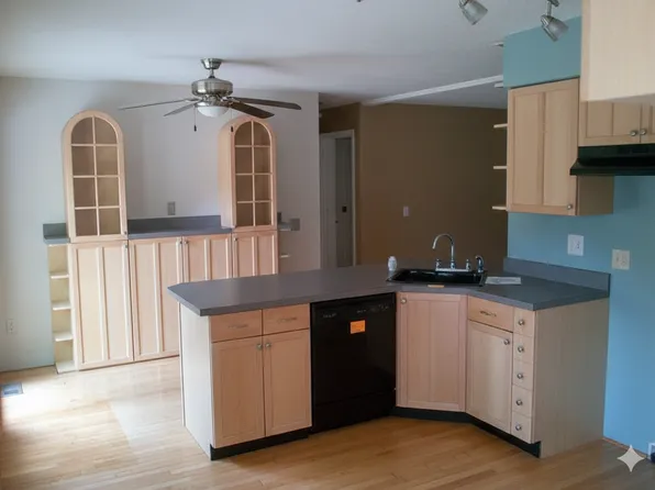 4785 Sylvester Ave, Waterford, MI 48329